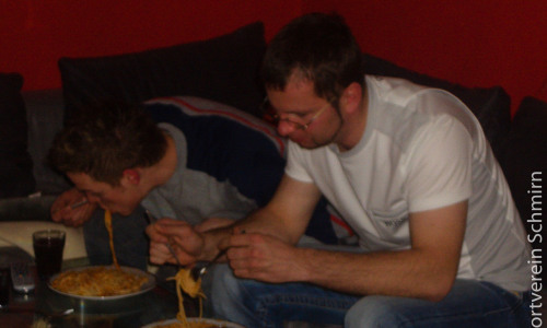 Nudelessen-beim-Wolfi-2008-005-CIMG2820